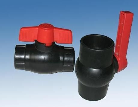 Compact 1/2 &quot;~ 4&quot; Benar Union Plastik PVC Ball Valve Terapung Untuk Pasokan Air
