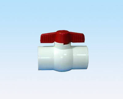 Compact 1/2 &quot;~ 4&quot; Benar Union Plastik PVC Ball Valve Terapung Untuk Pasokan Air